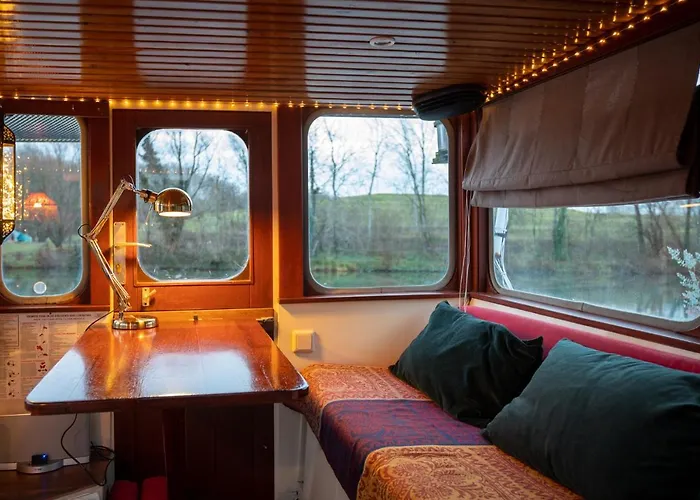 Bateau Peniche Au Coeur De Lille