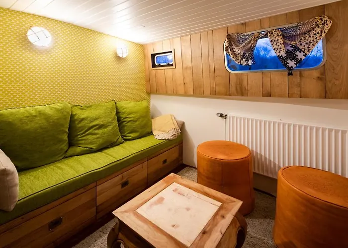 Bateau Peniche Au Coeur De Bed & Breakfast *