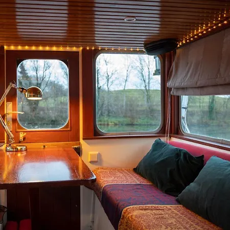 Bateau Péniche Au Coeur De Lilla