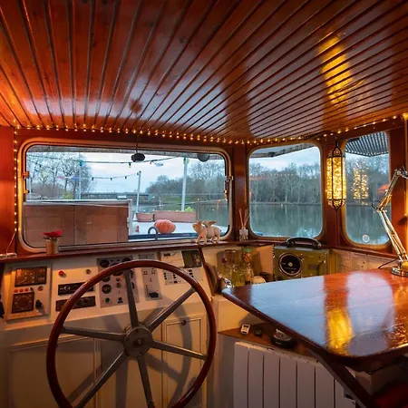 ベッド・アンド・ブレックファスト Bateau Peniche Au Coeur De