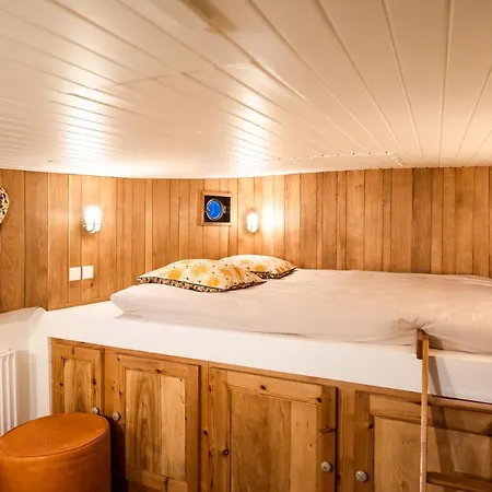 Bateau Péniche Au Coeur De Bed & Breakfast *