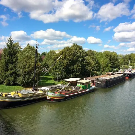 Bateau Péniche Au Coeur De Lilla