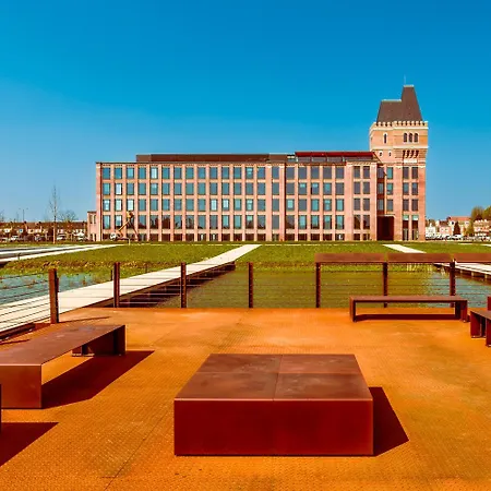 Bateau Peniche Au Coeur De *