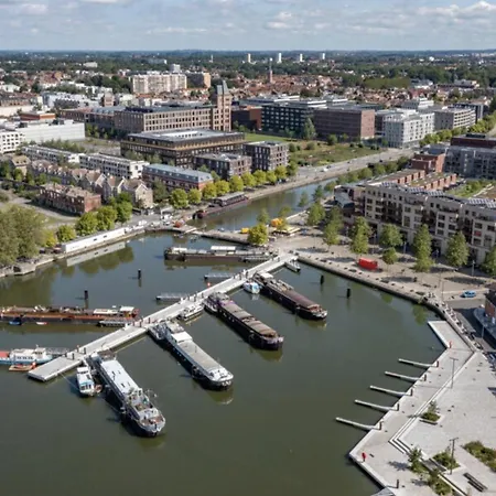 Bateau Péniche Au Coeur De * Lila