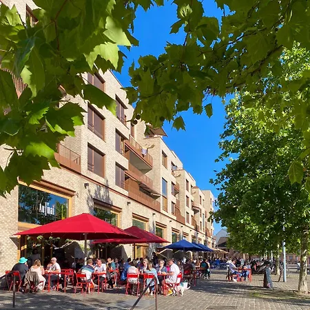 Bateau Péniche Au Coeur De Bed and breakfast